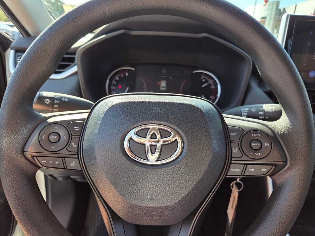 Used 2023 Toyota RAV4 LE FWD image 22