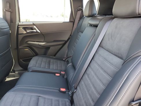 New 2026 Mitsubishi Outlander LE FWD image 8