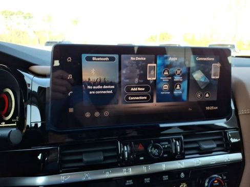 New 2026 Nissan Pathfinder Platinum AWD/4WD image 12