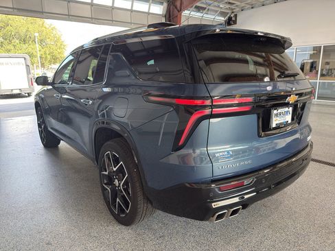 Used 2025 Chevrolet Traverse High Country FWD image 6
