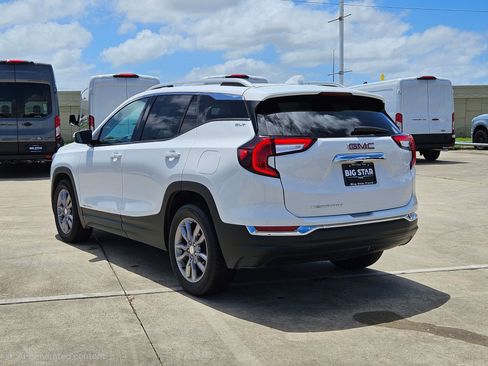 Used 2024 GMC Terrain SLT FWD image 6
