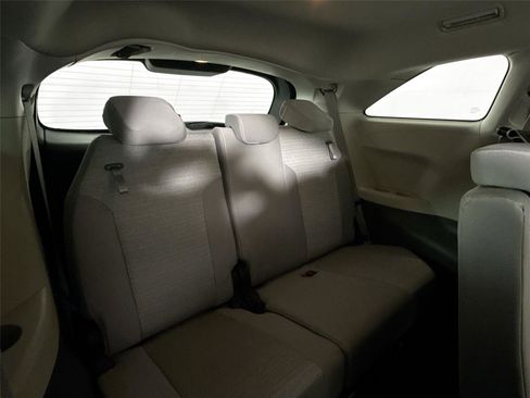 Used 2021 Toyota Sienna LE w/ LE Plus Package image 37