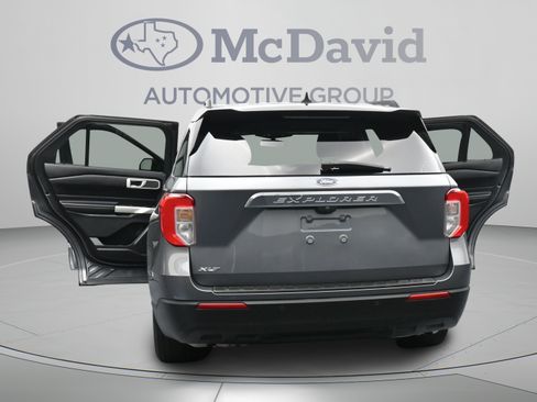 Used 2021 Ford Explorer XLT RWD image 43