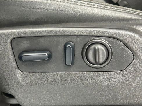 Used 2023 Chevrolet Silverado 3500 High Country image 32