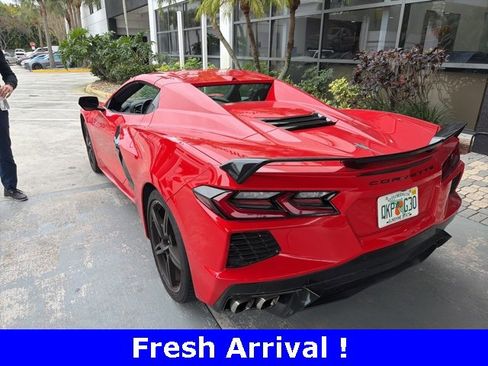 Used 2021 Chevrolet Corvette Stingray w/ Z51 Performance Package image 14