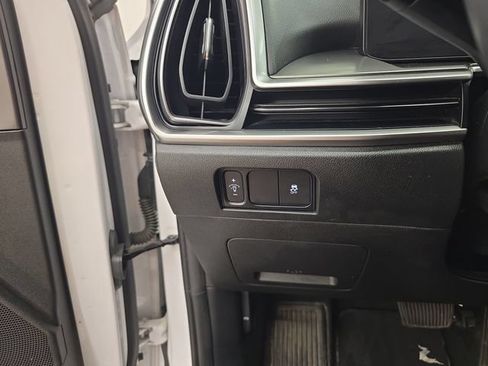 Used 2024 Kia Sorento S FWD image 31