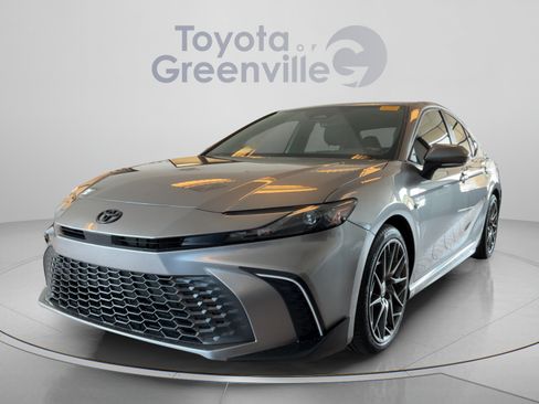 Used 2025 Toyota Camry SE w/ Convenience Package FWD image 1