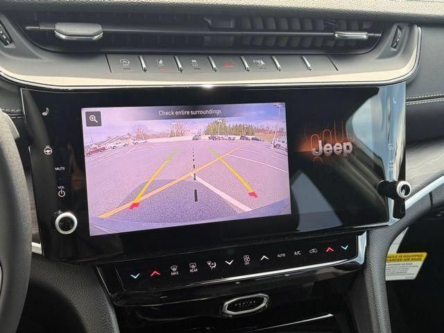 New 2026 Jeep Grand Cherokee Altitude AWD/4WD image 22