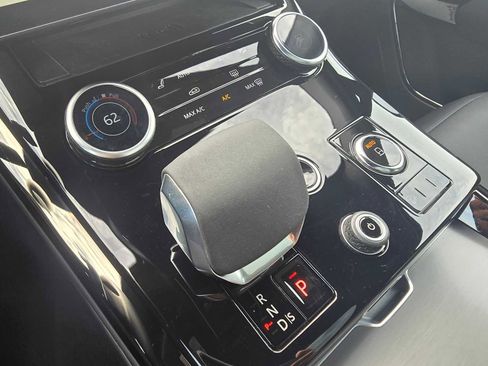 Used 2023 Land Rover Range Rover Sport SE Dynamic image 30