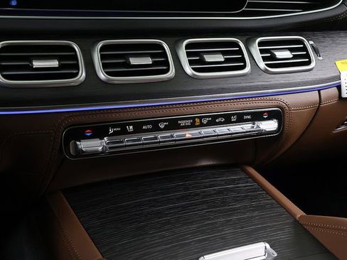 New 2026 Mercedes-Benz GLS 580 4MATIC image 26