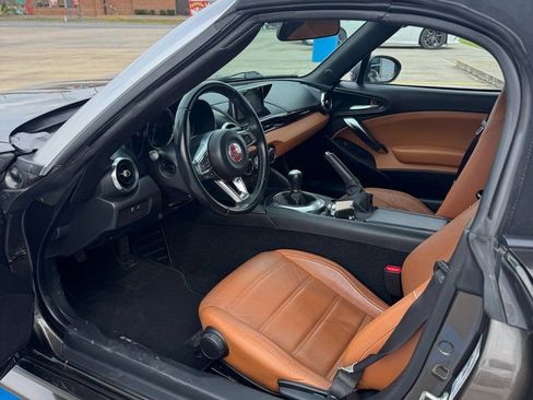 Used 2019 FIAT 124 Spider Lusso image 10