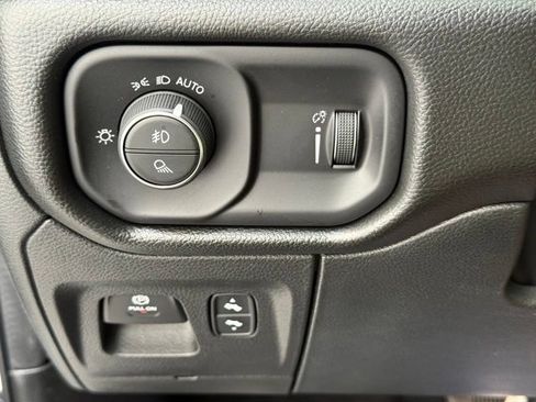 Used 2022 RAM 1500 Rebel AWD/4WD image 34