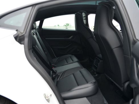 Used 2025 Porsche Taycan image 22