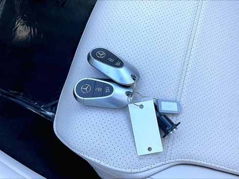 Used 2024 Mercedes-Benz C 300 Sedan image 13