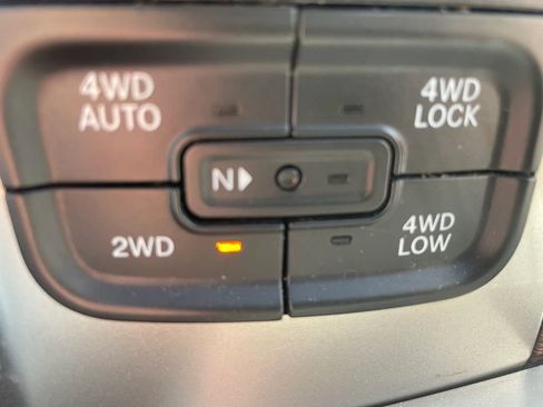 Used 2017 RAM 1500 Laramie w/ Convenience Group image 16