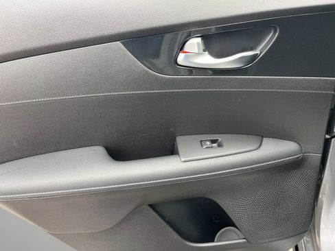 Used 2023 Kia Forte GT-Line w/ GT-Line Premium Package image 17