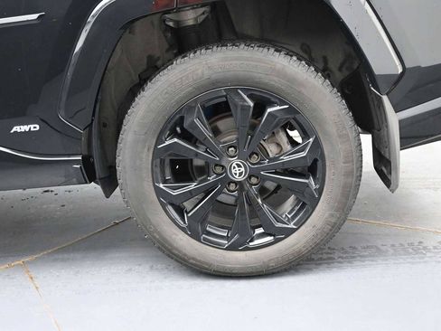 Used 2025 Toyota RAV4 SE w/ Convenience Package AWD/4WD image 5