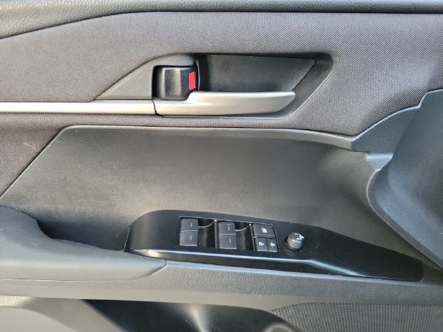 Used 2025 Toyota Camry LE FWD image 15
