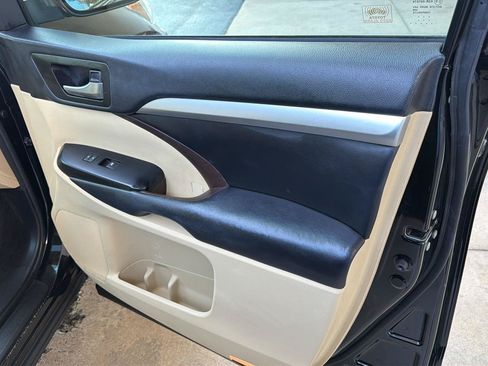 Used 2017 Toyota Highlander XLE FWD image 15