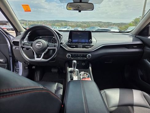 Used 2024 Nissan Altima 2.5 SR FWD image 13