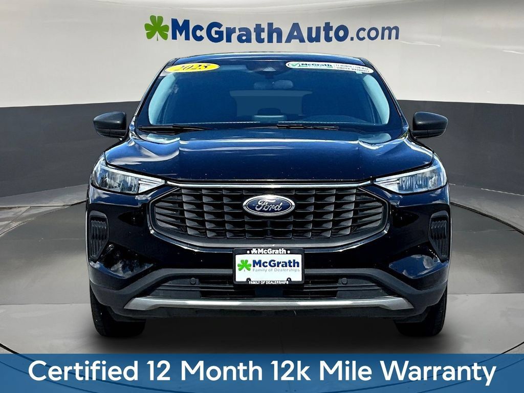 Used 2025 Ford Escape Active AWD/4WD image 2
