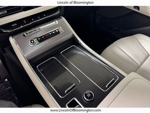 New 2026 Lincoln Aviator AWD image 30