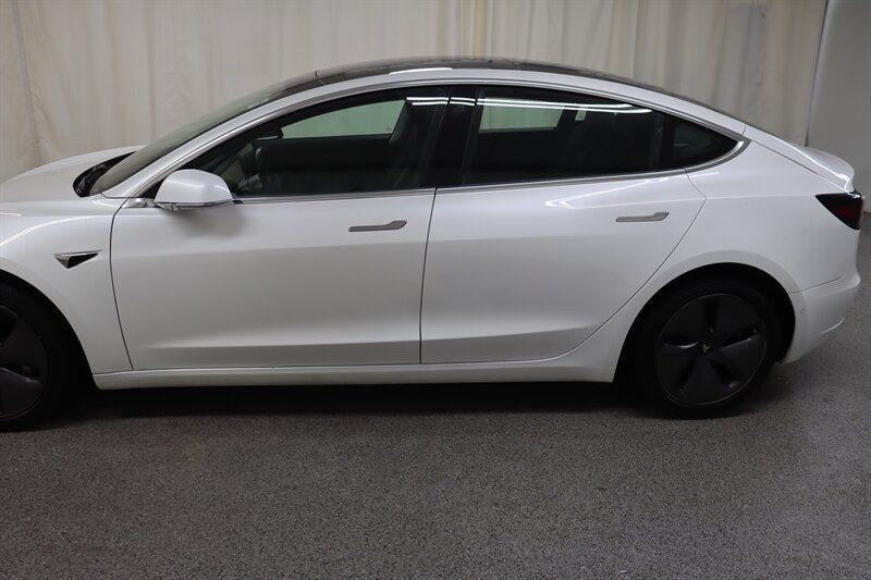 Used 2020 Tesla Model 3 Standard Range Plus RWD image 4