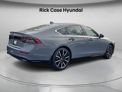 Used 2024 Honda Accord Touring image 7