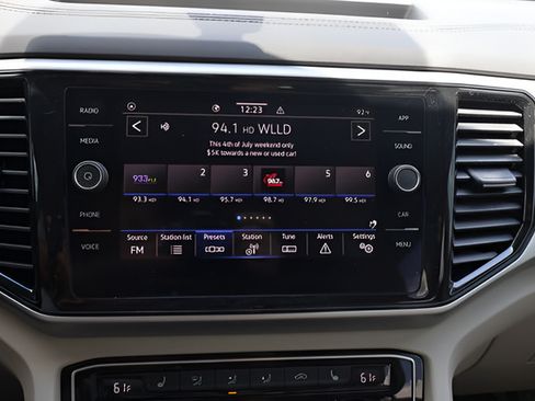 Used 2023 Volkswagen Atlas SE w/ Black Wheel Package FWD image 25