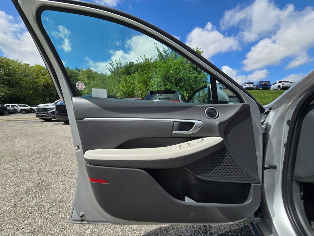 Used 2025 Hyundai Sonata SEL FWD image 26