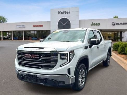 Used 2025 GMC Sierra 1500 SLT RWD image 1