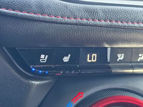 Used 2020 Chevrolet Blazer RS AWD/4WD image 25