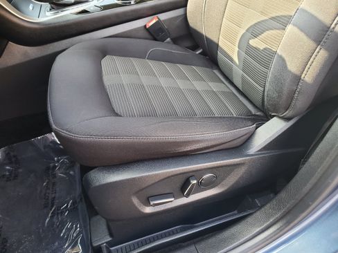 Used 2018 Ford Edge SEL FWD image 11