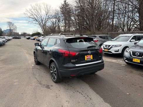 Used 2019 Nissan Rogue Sport SL image 3