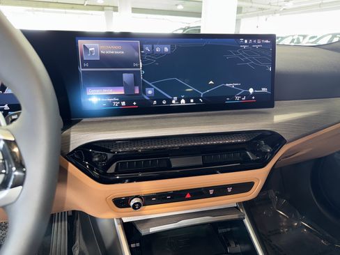 Certified 2025 BMW 330i Sedan w/ Convenience Package image 25