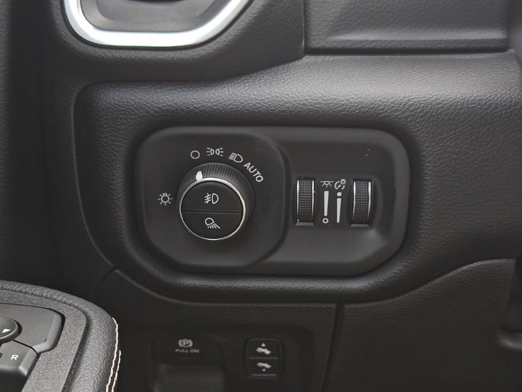 Used 2026 RAM 1500 Laramie w/ Night Edition RWD image 15