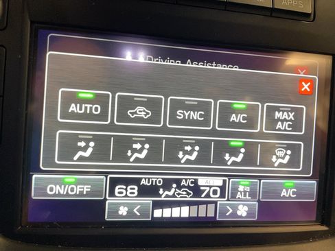 Used 2025 Subaru Forester AWD/4WD image 12
