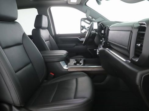 Used 2025 GMC Sierra 3500 SLT w/ SLT Premium Package image 31