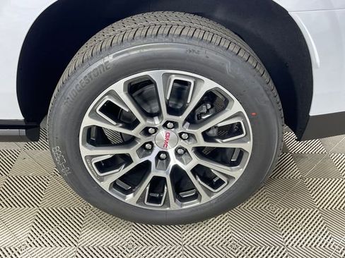 New 2026 GMC Yukon XL Denali w/ Denali Reserve Package image 17