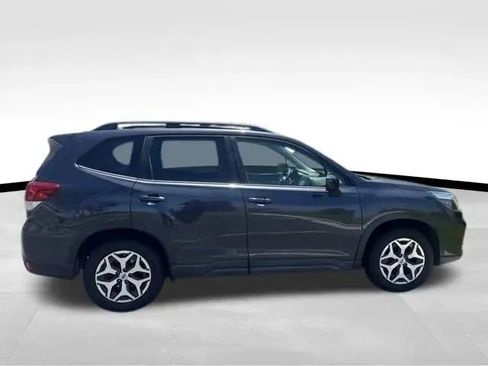 Used 2019 Subaru Forester Premium w/ All-Weather Package AWD/4WD image 5