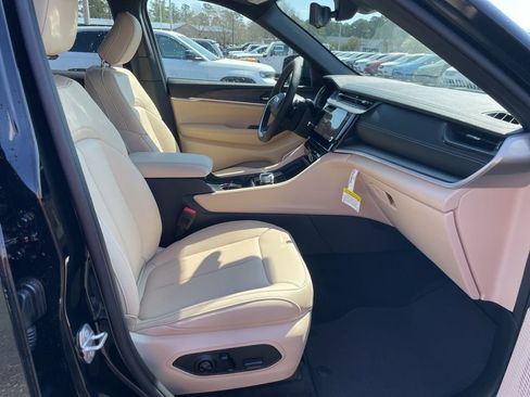 New 2026 Jeep Grand Cherokee Limited AWD/4WD image 15