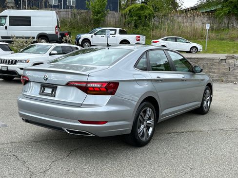 Used 2019 Volkswagen Jetta R-Line w/ R-Line Cold Weather Package FWD image 2