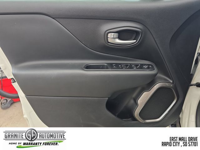 Used 2023 Jeep Renegade Latitude AWD/4WD image 11
