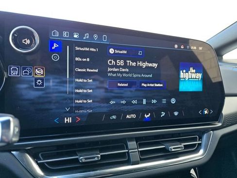 Used 2026 Chevrolet Equinox EV LT image 54