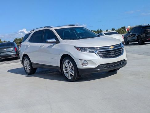 Used 2018 Chevrolet Equinox Premier image 3