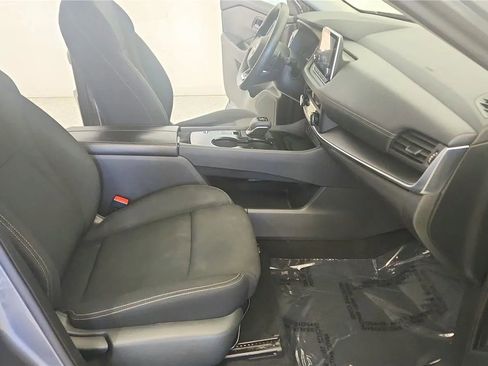 Used 2024 Nissan Rogue S FWD image 36