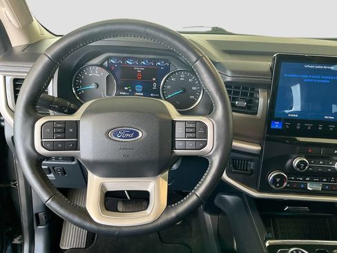 Used 2023 Ford Expedition XLT RWD image 11