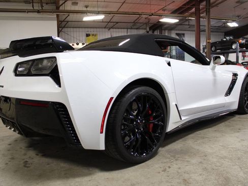 Used 2016 Chevrolet Corvette Z06 w/ 3LZ Preferred Equipment Group RWD image 6