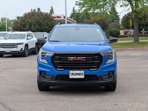 Used 2024 GMC Terrain SLT w/ Elevation Edition AWD/4WD image 2