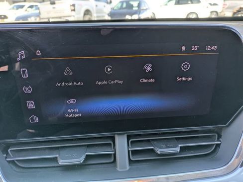 Used 2025 Chevrolet Trax LT w/ LT Convenience Package image 25